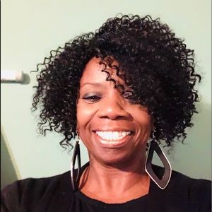 Meet your Posher, Rena